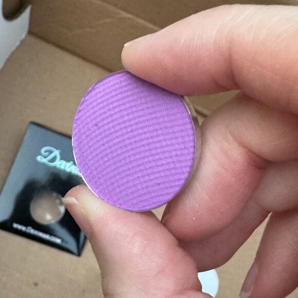 Devinah Cosmetics ARIA Pressed Matte - Picture 5 of 6